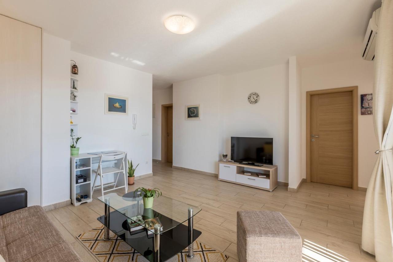 Apart Sa Terasom 250M Od Plaze,Parking,Wi Fi,Rostilj Трогір Екстер'єр фото