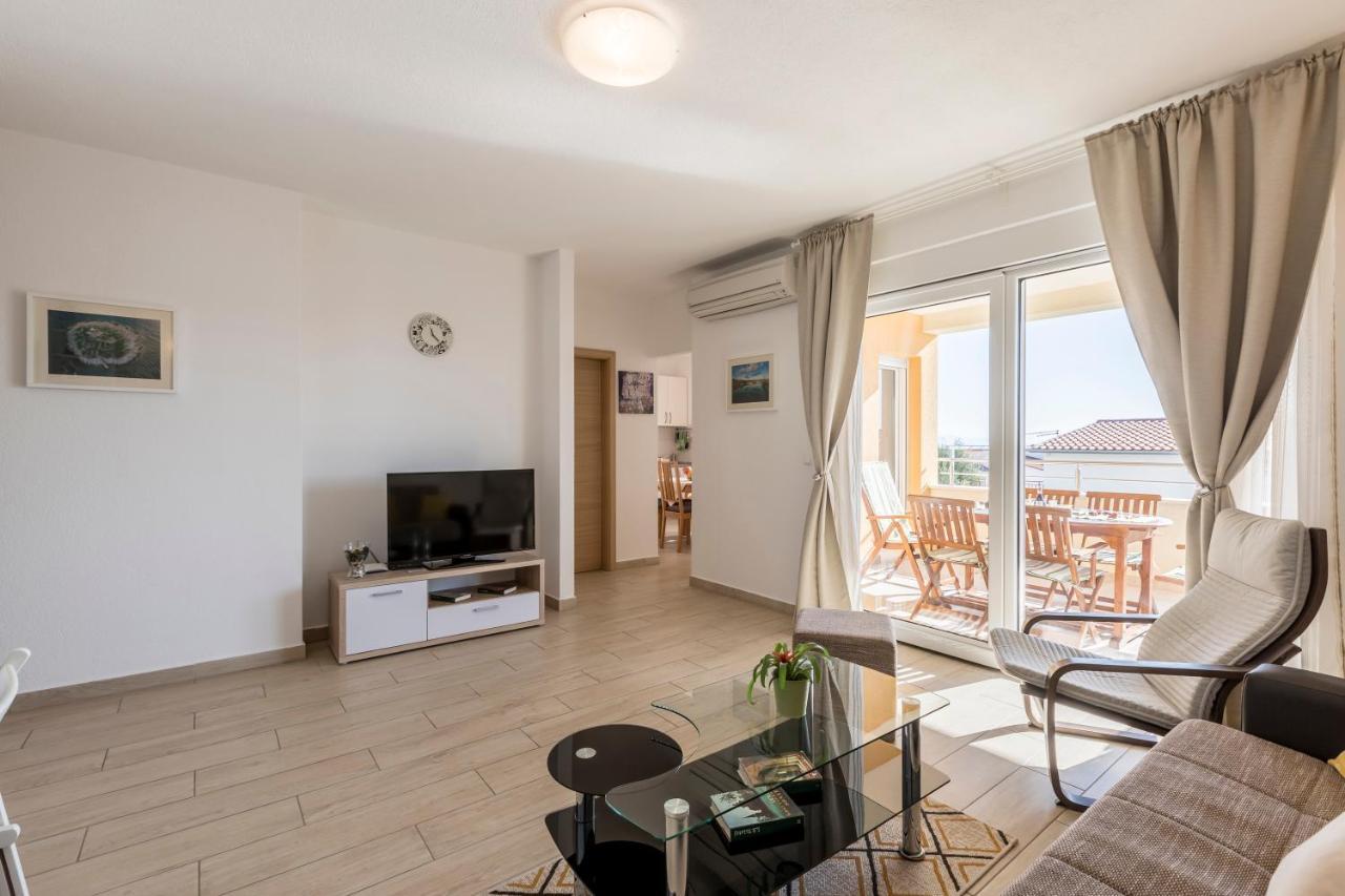 Apart Sa Terasom 250M Od Plaze,Parking,Wi Fi,Rostilj Трогір Екстер'єр фото