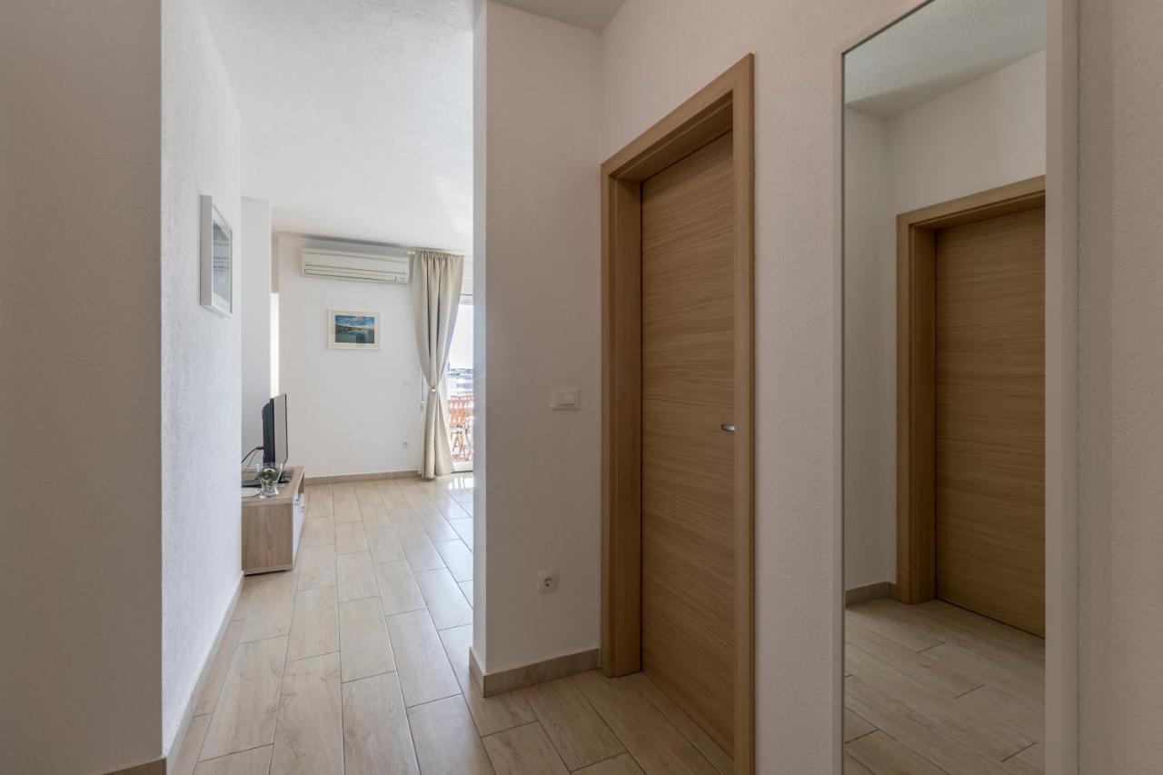 Apart Sa Terasom 250M Od Plaze,Parking,Wi Fi,Rostilj Трогір Екстер'єр фото