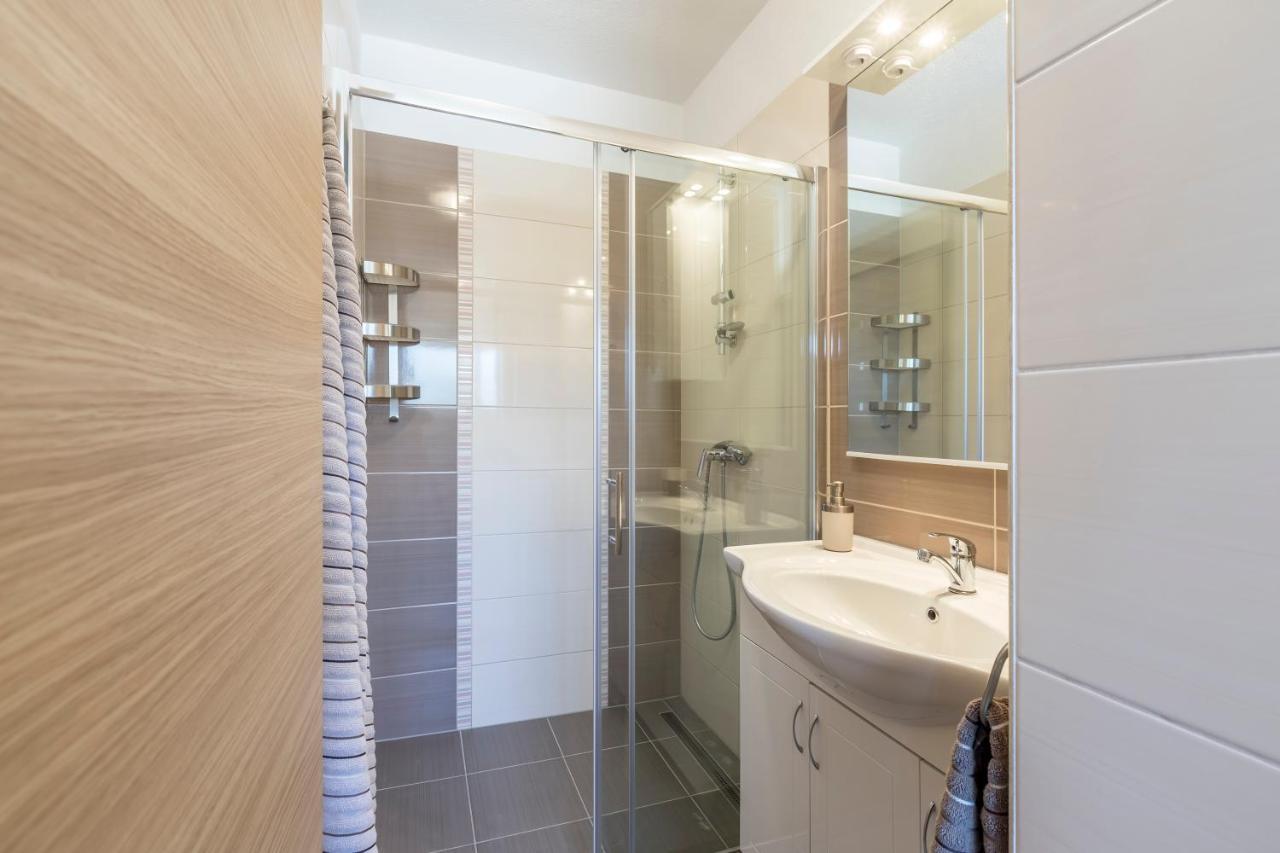 Apart Sa Terasom 250M Od Plaze,Parking,Wi Fi,Rostilj Трогір Екстер'єр фото