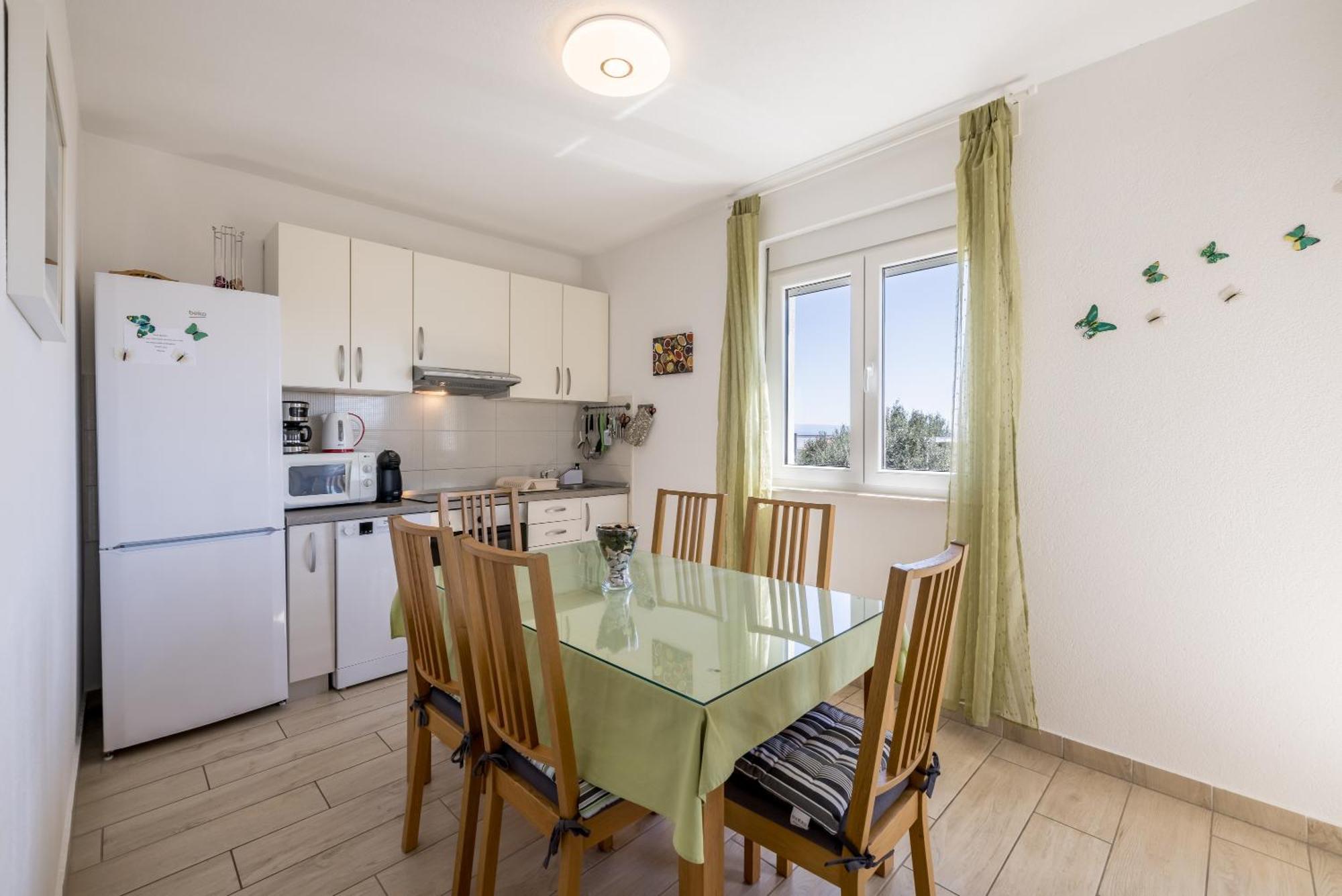 Apart Sa Terasom 250M Od Plaze,Parking,Wi Fi,Rostilj Трогір Екстер'єр фото