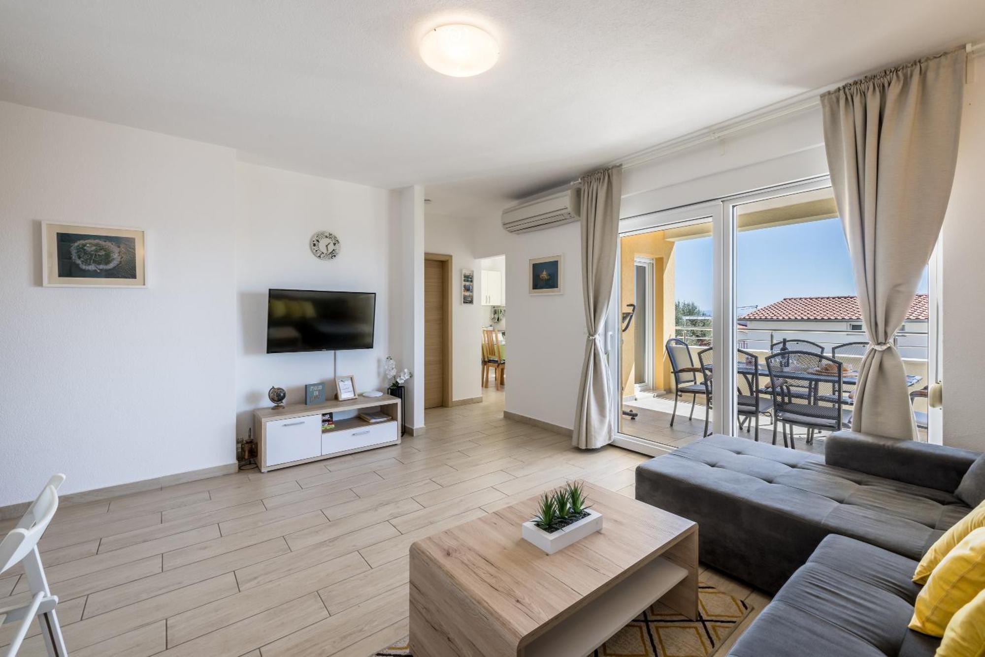 Apart Sa Terasom 250M Od Plaze,Parking,Wi Fi,Rostilj Трогір Екстер'єр фото