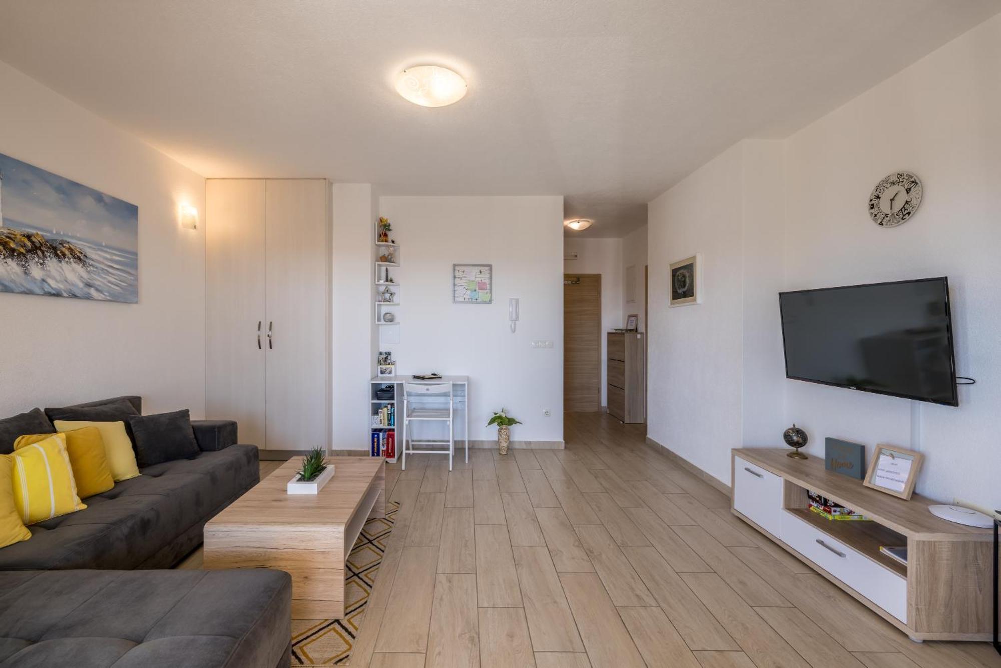 Apart Sa Terasom 250M Od Plaze,Parking,Wi Fi,Rostilj Трогір Екстер'єр фото