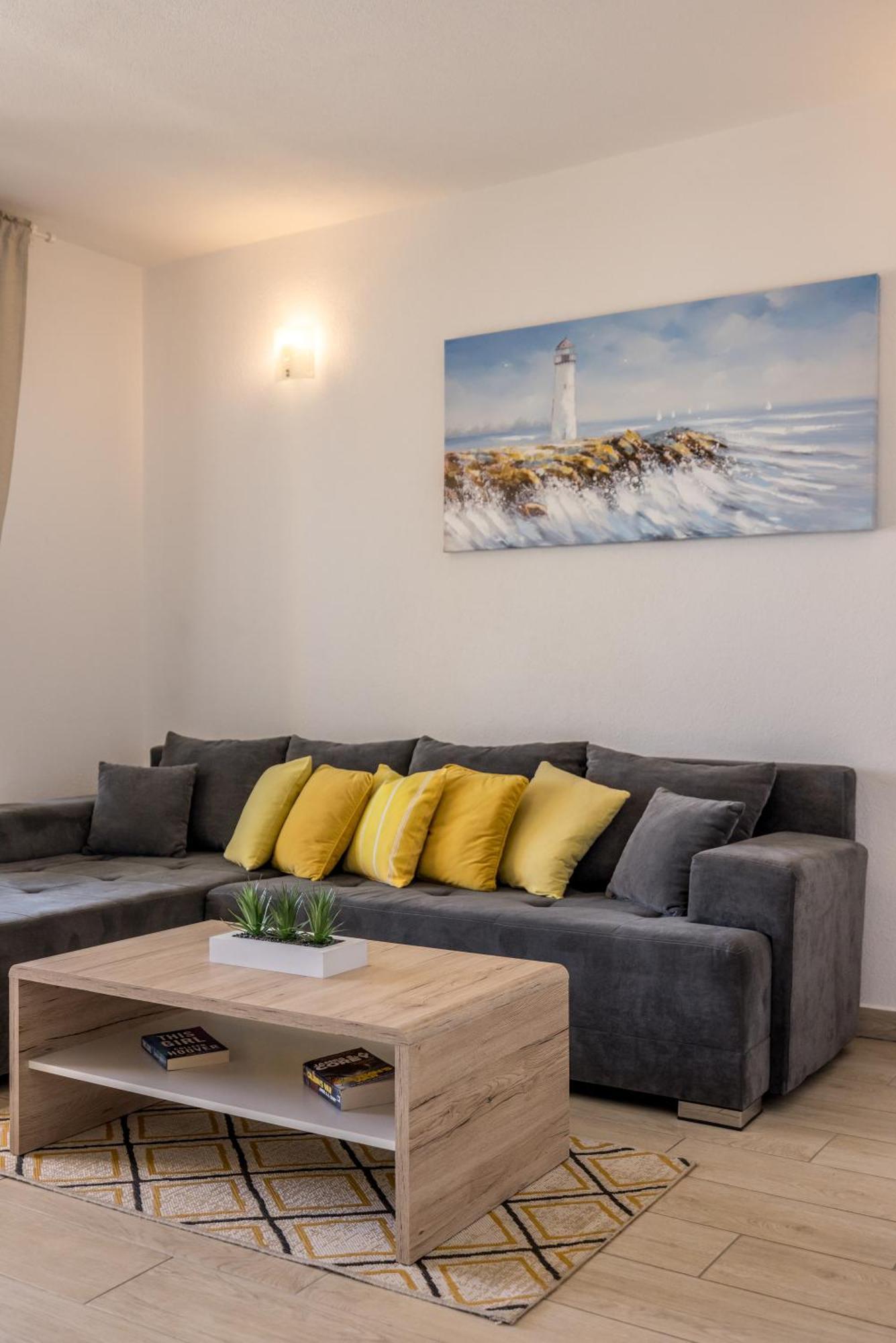 Apart Sa Terasom 250M Od Plaze,Parking,Wi Fi,Rostilj Трогір Екстер'єр фото