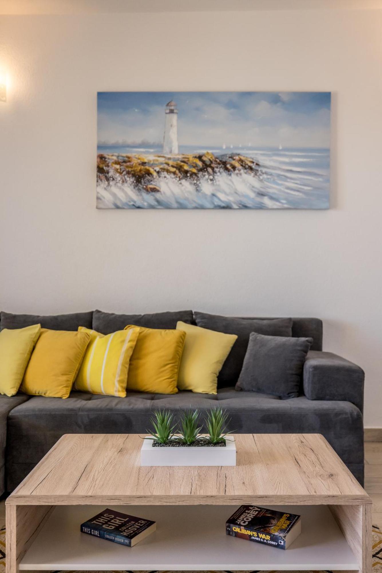Apart Sa Terasom 250M Od Plaze,Parking,Wi Fi,Rostilj Трогір Екстер'єр фото